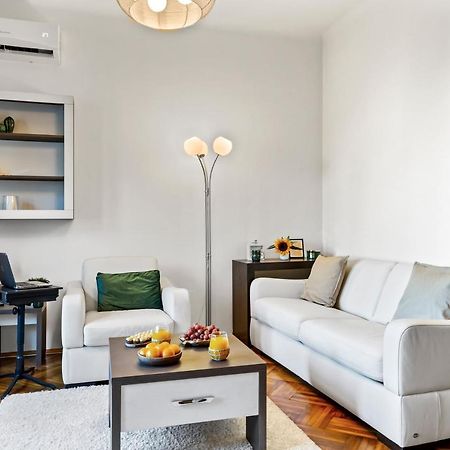 City Vibes Apartment Bucarest Esterno foto