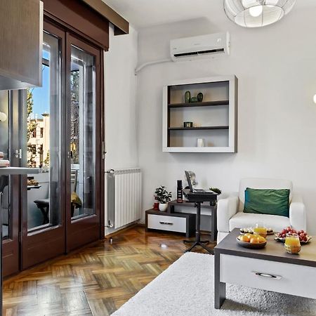 City Vibes Apartment Bucarest Esterno foto