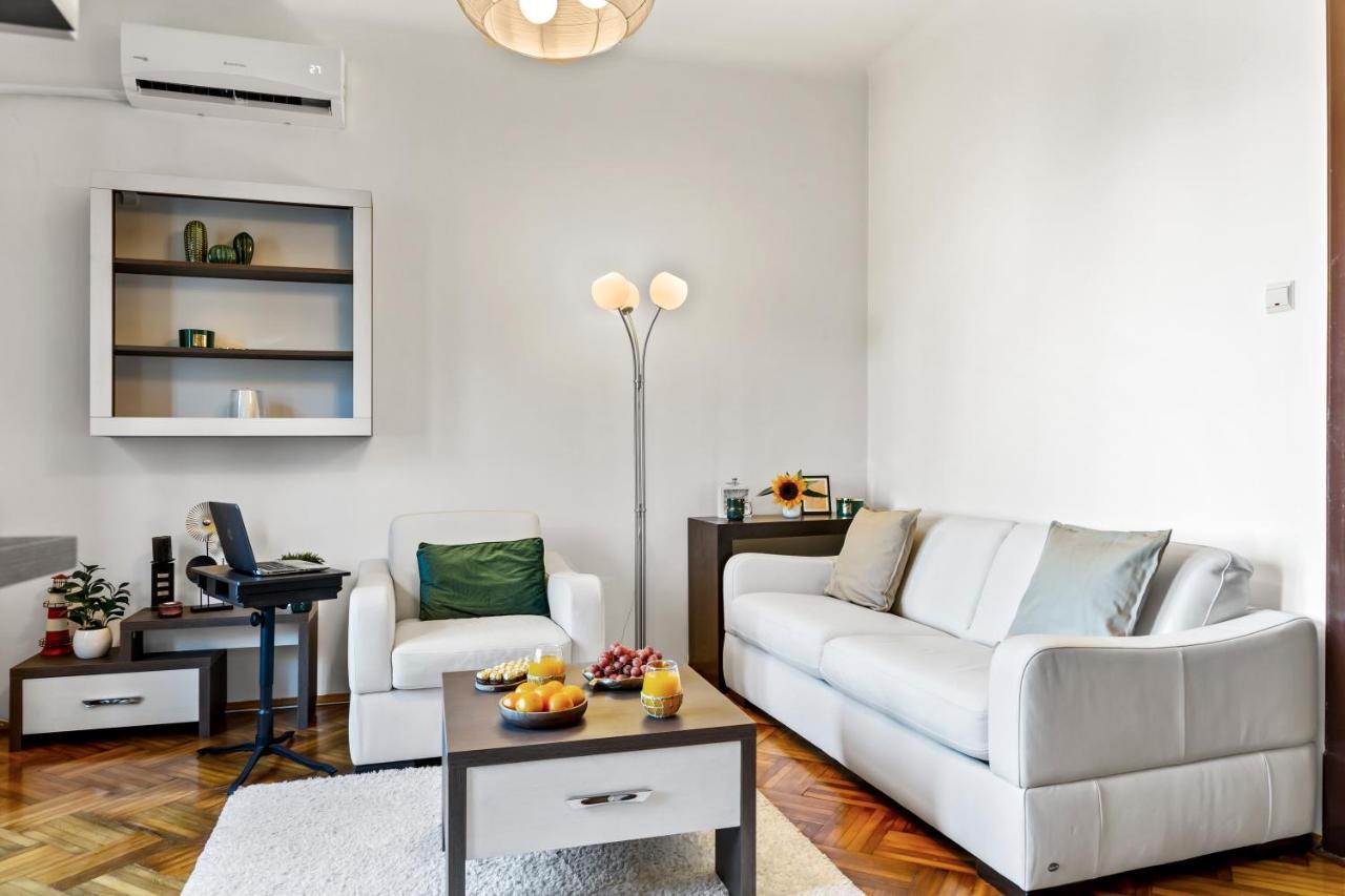 City Vibes Apartment Bucarest Esterno foto