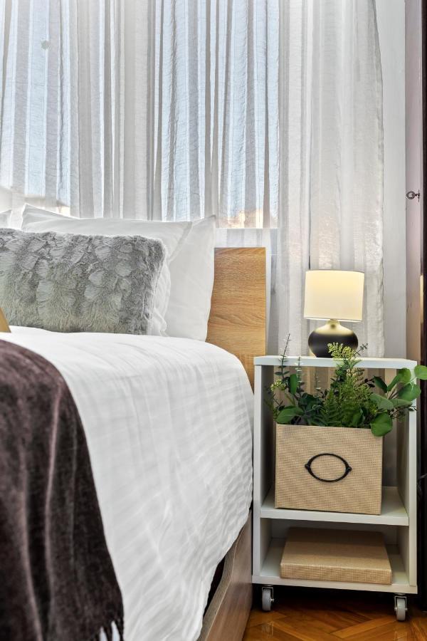 City Vibes Apartment Bucarest Esterno foto