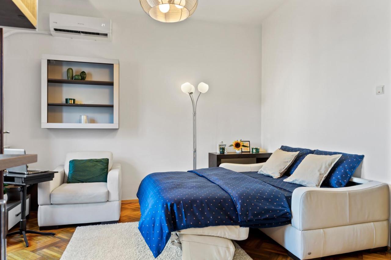 City Vibes Apartment Bucarest Esterno foto