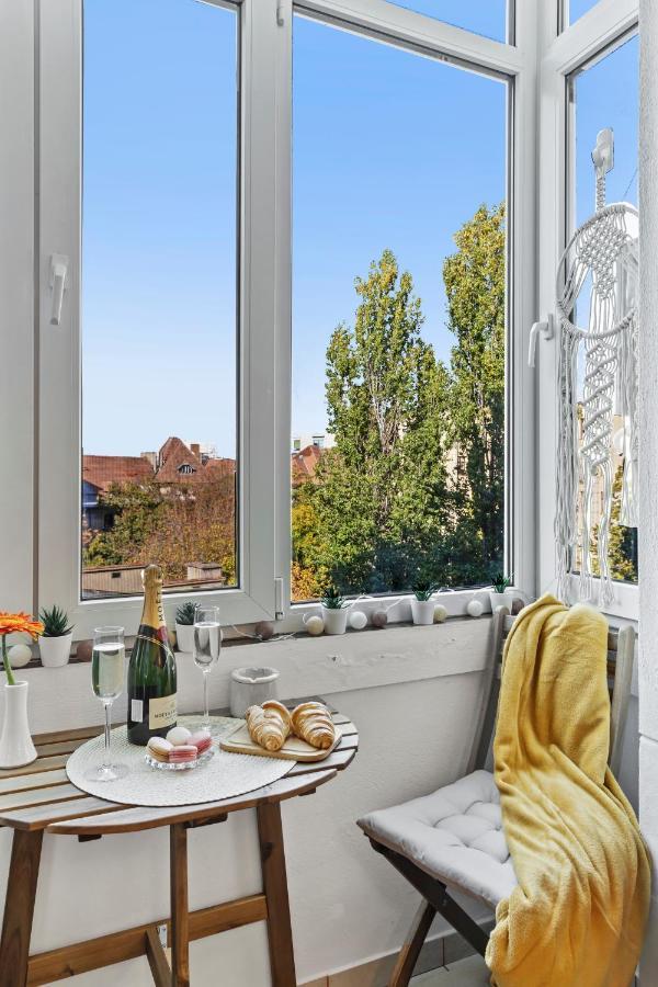 City Vibes Apartment Bucarest Esterno foto
