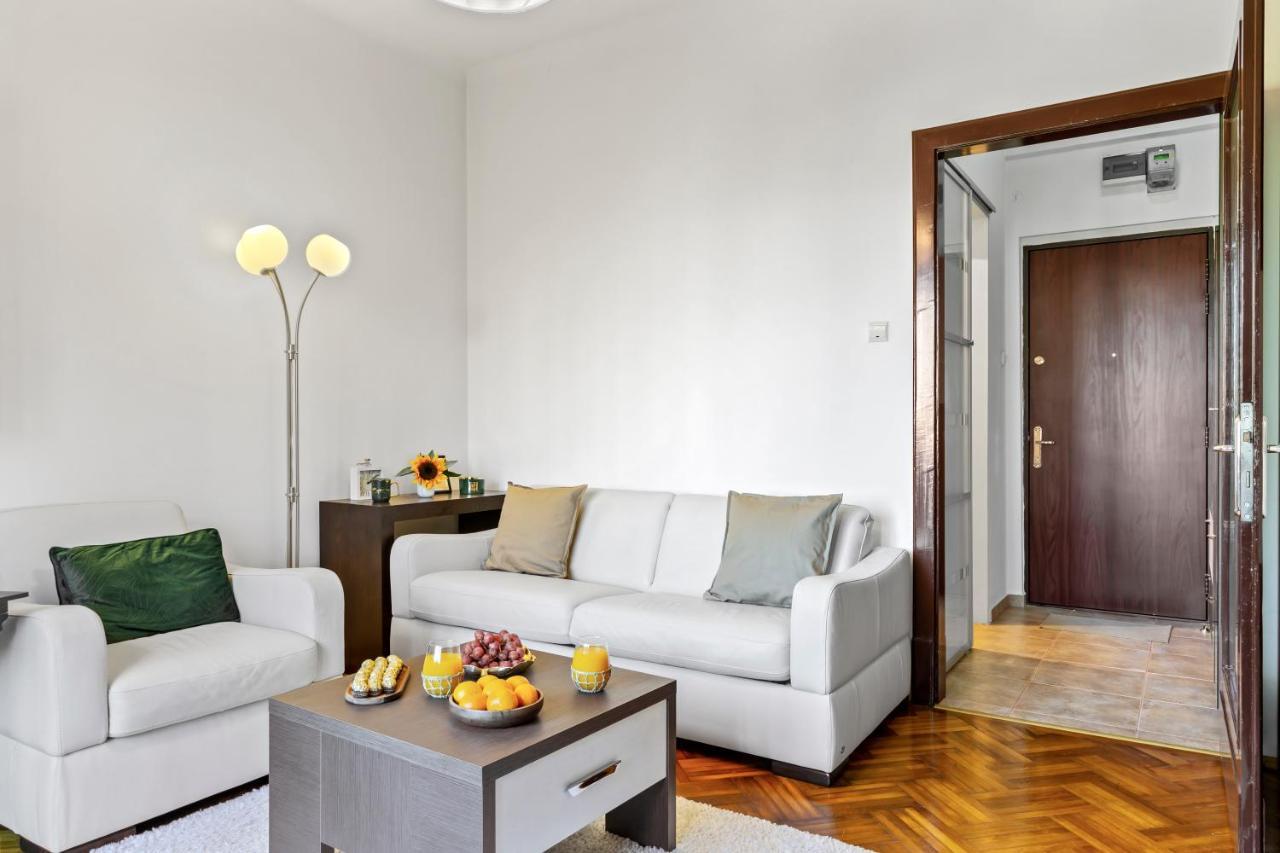 City Vibes Apartment Bucarest Esterno foto