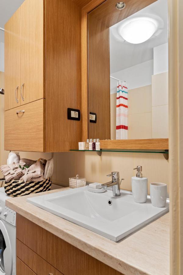 City Vibes Apartment Bucarest Esterno foto